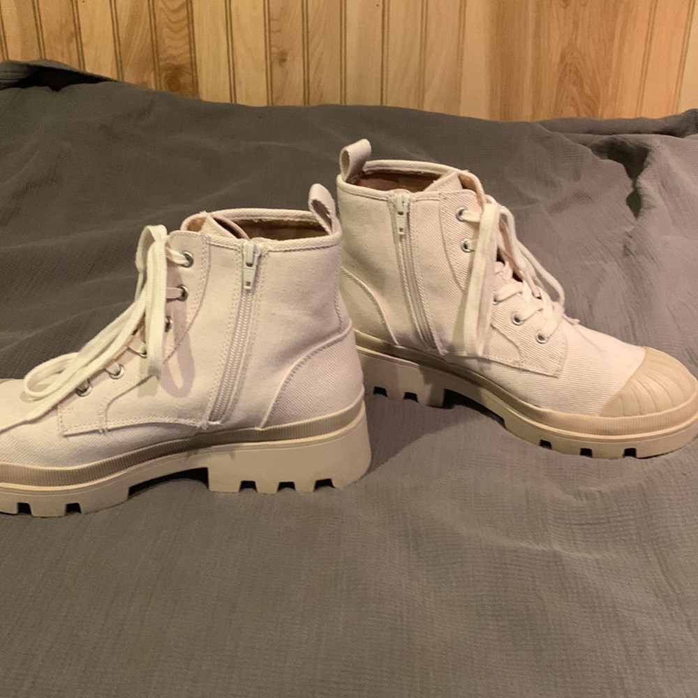 Universal Thread Boots - image 2